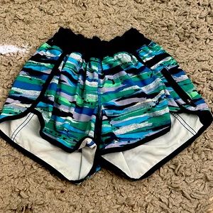 size 2 lululemon tracker shorts